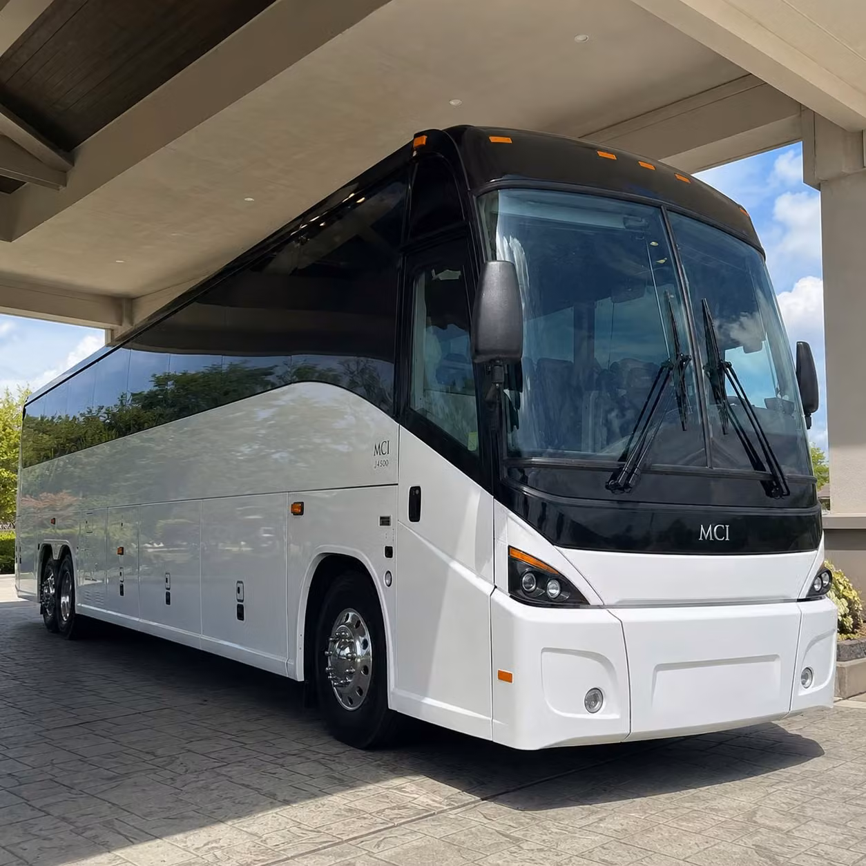 let arlingtoncharterbus com handle corporate group airport transfers in arlington